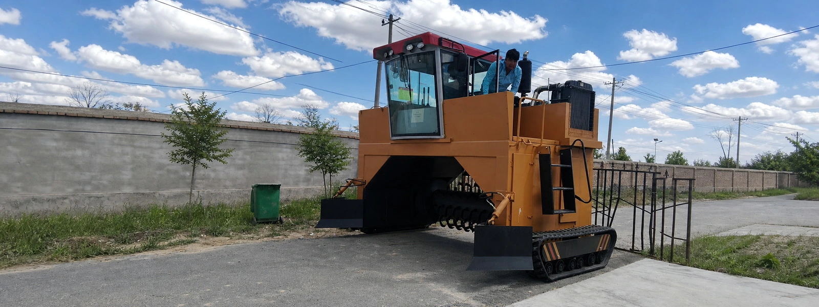 Crawler Compost Turner